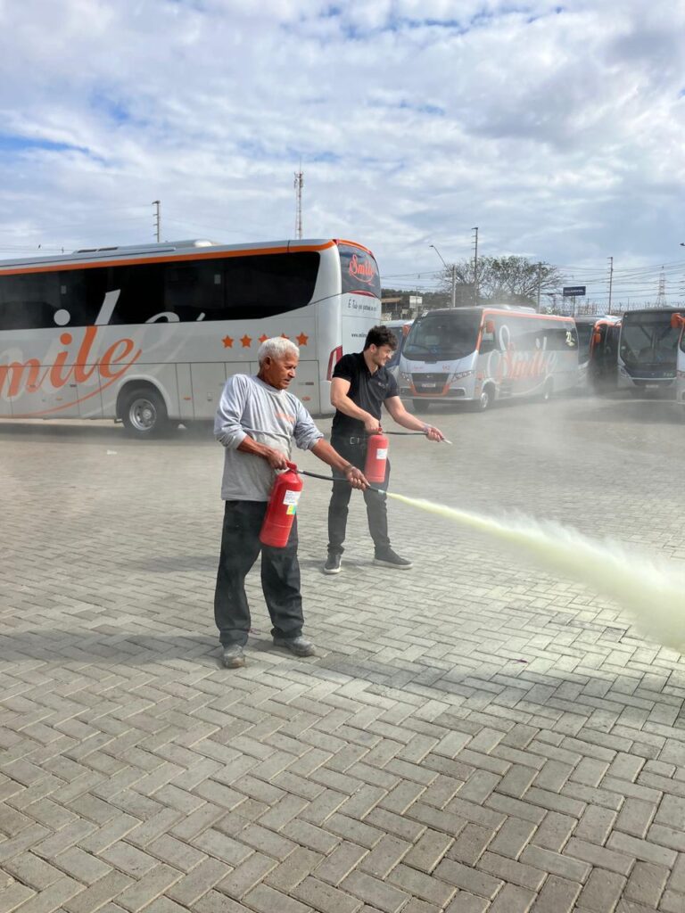 Treinamento de Prevenção e Combate a Incêndios 2 WhatsApp Image 2025 10 10 at 13.56.16 2